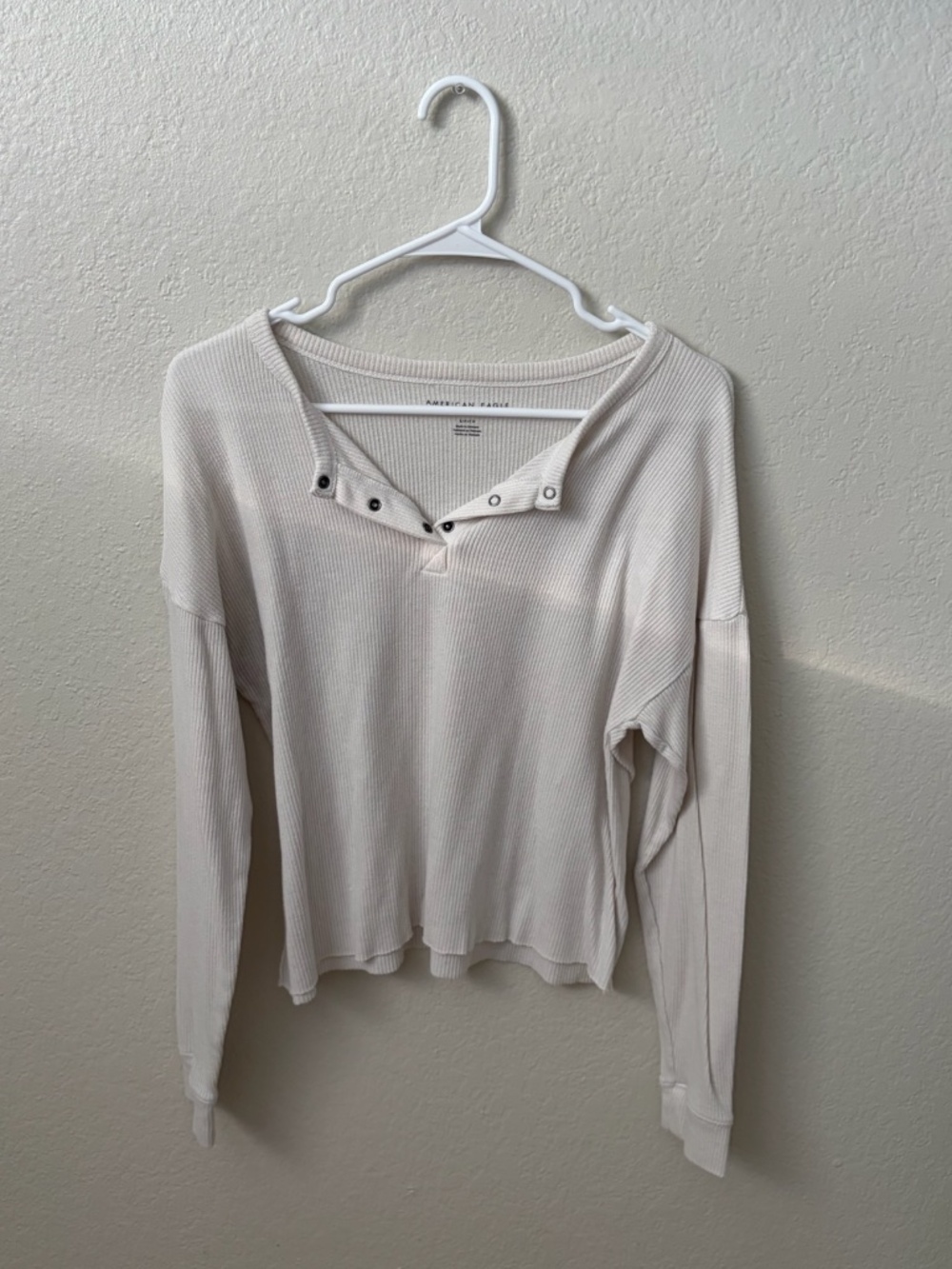 American Eagle Small Thin Cream Ribbed Long Sleeve